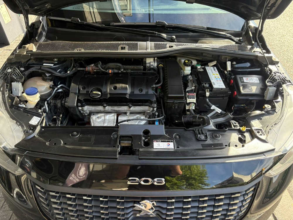 Peugeot 208 Allure — foto 9